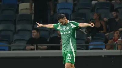 דין דוד שחקן מכבי חיפה חוגג שער. ברני ארדוב