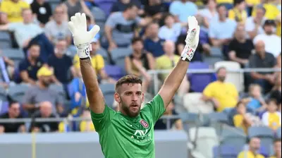 נדב זמיר שוער הפועל ירושלים. ברני ארדוב