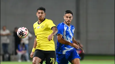 פרדי ורגאס מכבי נתניה לצד דודי טויטו עירוני קרית שמונה. ברני ארדוב