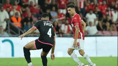 דן ביטון שחקן הפועל באר שבע. לירון מולדובן 