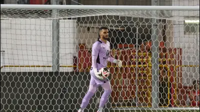 רועי משפתי שוער מכבי תל אביב. לירון מולדובן 