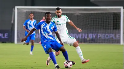 סקו בנגורה שחקן עירוני קרית שמונה לפני מחמוד ג'אבר שחקן מכבי חיפה. קובי אליהו