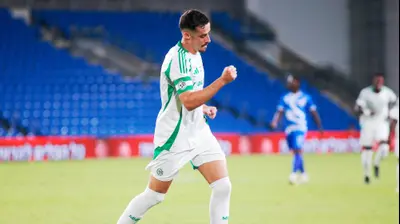 דולב חזיזה שחקן מכבי חיפה חוגג שער. קובי אליהו