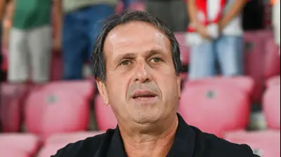 רוני לוי מאמן הפועל חיפה. ברני ארדוב