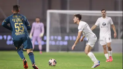 גבי קניקובסקי שחקן מכבי תל אביב. מאור אלקסלסי