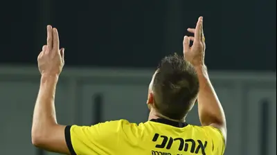 איגור זלאטנוביץ', חלוץ מכבי נתניה. ברני ארדוב