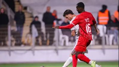 גיא מלמד שחקן הפועל חיפה. מאור אלקסלסי