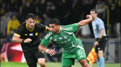 קני סייף שחקן מכבי חיפה לפני רותם קלר שחקן מכבי נתניה. ברני ארדוב