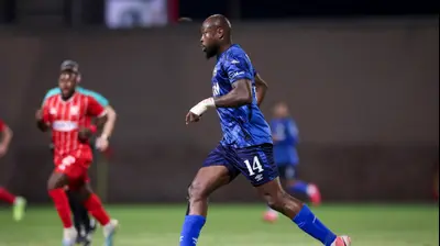 שחקן הפועל באר שבע, ארנולד גאריטה. מאור אלקסלסי