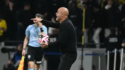 יוסי אבוקסיס מאמן מכבי נתניה. ברני ארדוב