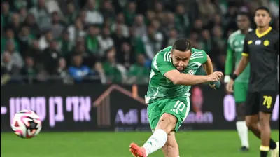 דיא סבע שחקן מכבי חיפה כובש. ברני ארדוב