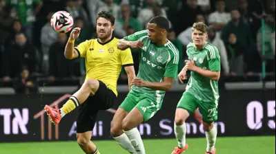 קסנדר סברינה שחקן מכבי חיפה מול רותם קלר שחקן מכבי נתניה. ברני ארדוב