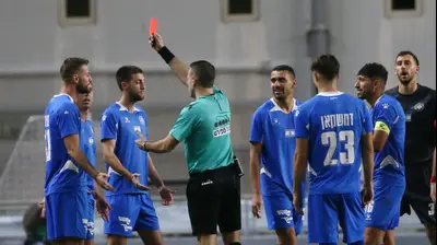 אוראל גרינפלד מרחיק את עדן שמיר קשר מכבי פתח תקוה. אודי ציטיאט