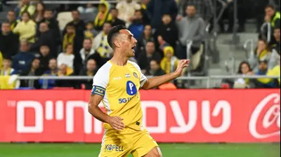 ערן זהבי שחקן מכבי תל אביב. ברני ארדוב