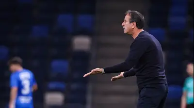 רוני לוי מאמן הפועל חיפה. מאור אלקסלסי