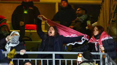 מפגינות פרו פלסטיניות ביציעים במשחק בין בודה גלימט למכבי תל אביב. GettyImages