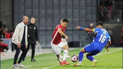 דן ביטון שחקן הפועל באר שבע מול ירדן כהן שחקן מכבי פתח תקוה. קובי אליהו