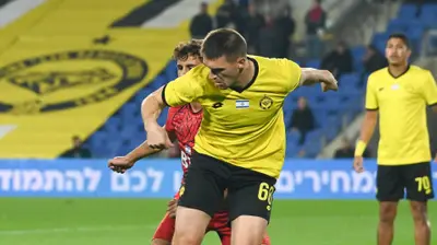 איגור זלאטנוביץ' שחקן מכבי נתניה. ברני ארדוב