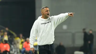 נמרוד קוסטיקה, מאמן הפועל חדרה. ברני ארדוב