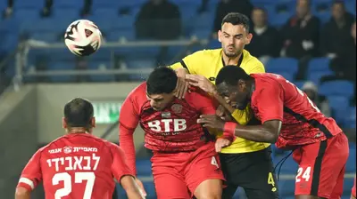 ליסב עיסאת, בלם הפועל חדרה. ברני ארדוב