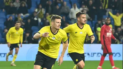 שחקן מכבי נתניה, יובל שדה. ברני ארדוב