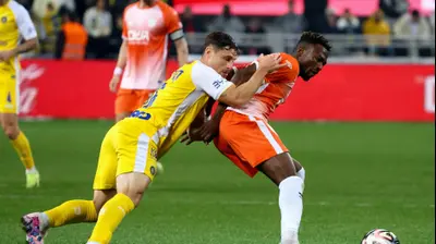 גבי קניקובסקי מכבי תל אביב פטריק טוומאסי בית