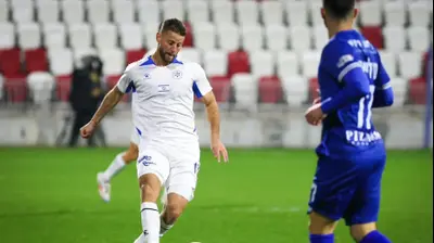 עדן שמיר שחקן מכבי פתח תקוה. קובי אליהו