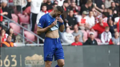 שער עירוני טבריה, בן והבה. דני מרון