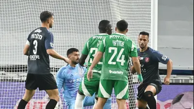 שחקן הפועל ירושלים, אילון אלמוג, אחרי שכבש נגד מכבי חיפה. ברני ארדוב