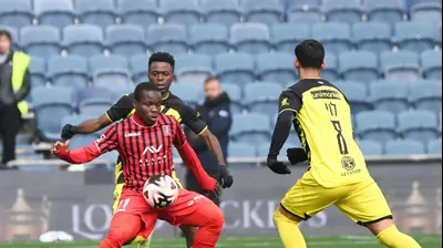 שחקן הפועל ירושלים סדריק דון מול שחקן בית