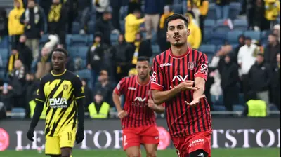 מתן חוזז שחקן הפועל ירושלים חוגג שער. ברני ארדוב