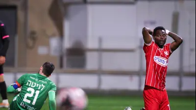 מאוויס צ'יבוטה שחקן בני סכנין מאוכזב. מאור אלקסלסי