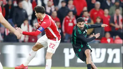 קני סייף שחקן מכבי חיפה. דני מרון