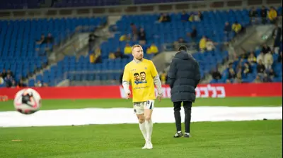 עידו שחר שחקן מכבי תל אביב. שירה קז