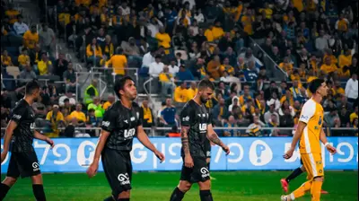 שחקני הפועל חיפה, אוראל דגני, תמיר ארבל. שירה קז