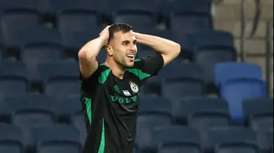 דין דוד שחקן מכבי חיפה לאחר שער שנפסל. דני מרון