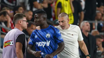 רן קוז'וך מאמן הפועל באר שבע עם קינגס קאנגווה. דני מרון