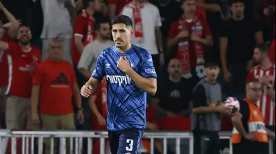 מתן בלטקסה שחקן הפועל באר שבע לאחר הרחקתו. דני מרון