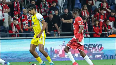 דור פרץ שחקן מכבי תל אביב. לילך וייס רוזנברג