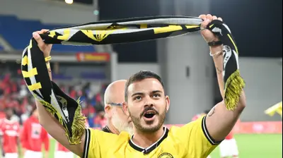 עומר ונקרט במשחק של מכבי נתניה. ברני ארדוב