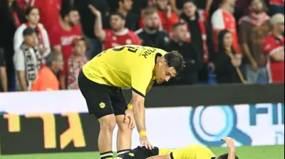 איתי בן שבת לצד רותם קלר, מכבי נתניה. ברני ארדוב