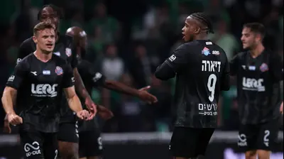 טיימוקו דיארה שחקן הפועל חיפה חוגג שער. מאור אלקסלסי