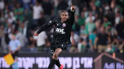 טיימוקו דיארה שחקן הפועל חיפה חוגג שער. מאור אלקסלסי