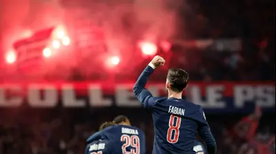 פביאן רואיס, קשר פריז סן ז'רמן חוגג נגד ארסנל. רויטרס