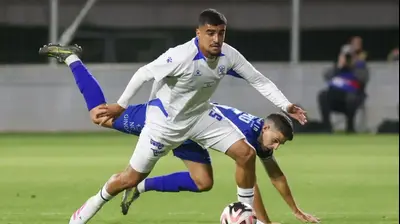 שחקן מכבי פתח תקוה, לירן חזן. קובי אליהו