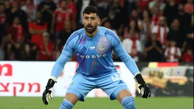 שריף כיוף, שוער מכבי חיפה. דני מרון