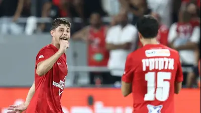 שחקן הפועל תל אביב סתיו טוריאל. דני מרון