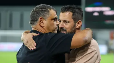 מאמן עירוני קרית שמונה שי ברדה עם מאמן הפועל פתח תקוה עומר פרץ. קובי אליהו