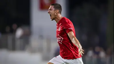 שחקן הפועל תל אביב, אנדריאן קרייב. מאור אלקסלסי