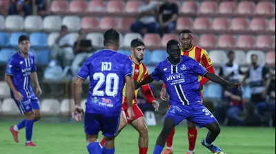 ז'וסלן טאבי שחקן הפועל פתח תקוה מול אורי עזו שחקן מ.ס. אשדוד. לירון מולדובן 